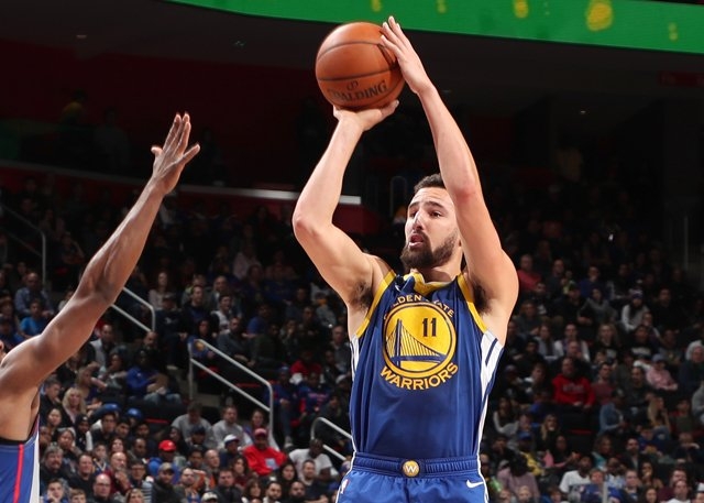  库里单场13记三分刷新历史纪录  